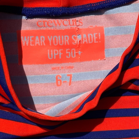 Long sleeve striped rash guard - Picture 2 of 3